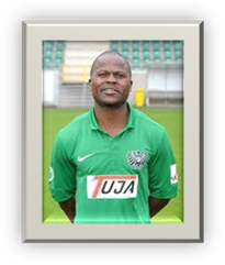 Ein Bild, das Gras, Person, draußen, grün enthält.
Automatisch generierte Beschreibung